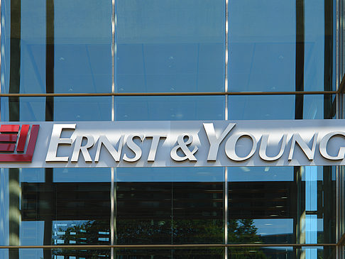 Ernst and Young Foto 