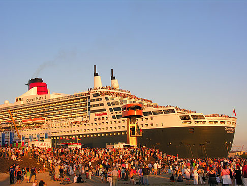 Queen Mary 2 - Volksfest Fotos