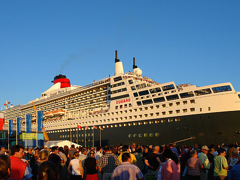 Foto Queen Mary 2 - Volksfest