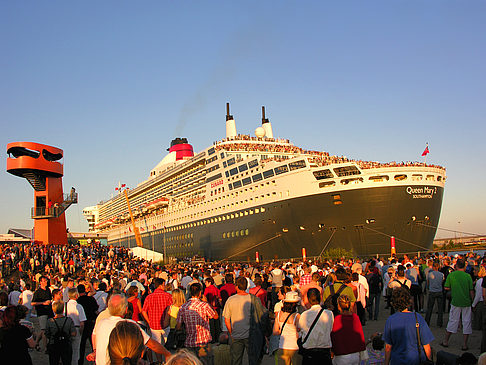 Queen Mary 2 - Volksfest Foto 