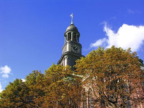 St. Michaelis Kirche - Turm Fotos