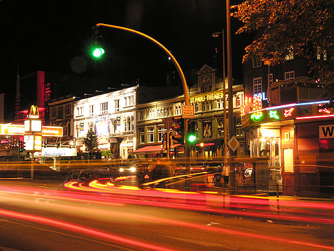 Spielbudenplatz