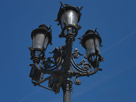 Laterne auf Opernplatz Foto 