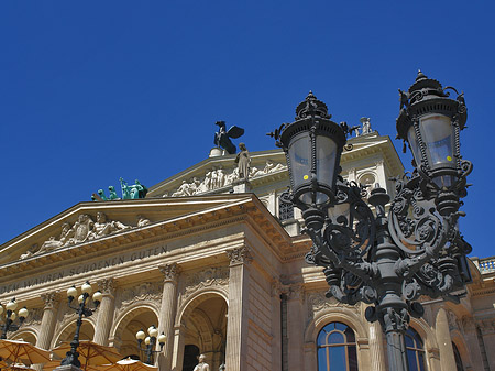 Alte Oper mit Laterne Foto 