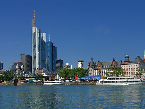 Commerzbanktower hinter dem Saalhof