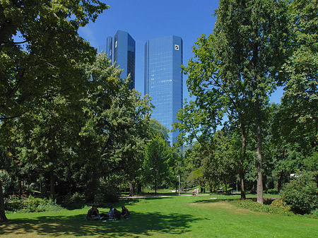 Fotos Deutsche Bank mit Wald | Frankfurt am Main