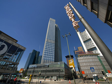 Fotos Eurotower hinter Schauspiel Frankfurt