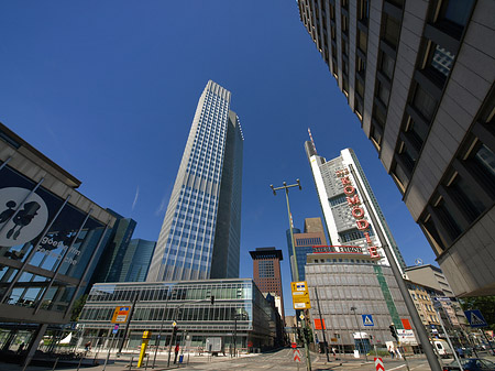 Fotos Eurotower hinter Schauspiel Frankfurt | Frankfurt am Main