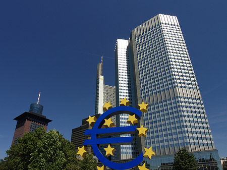 Foto Eurozeichen mit Eurotower - Frankfurt am Main