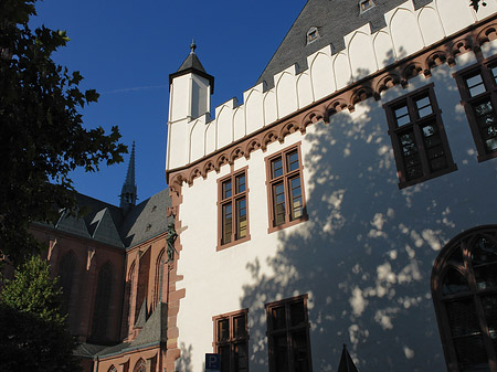 Leinwandhaus mit Kaiserdom Fotos