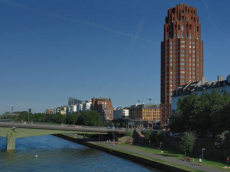 Foto Main Plaza mit Ufer - Frankfurt am Main