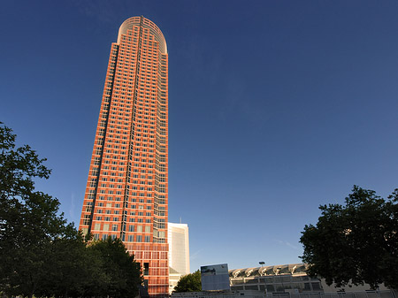 Messeturm mit Kastor Foto 