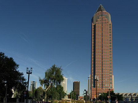 Messeturm mit Ludwig-Erhard-Anlage Fotos