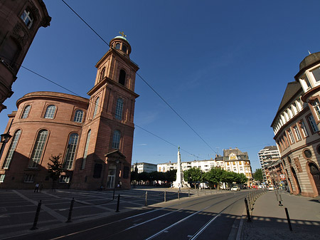 Foto Paulskirche mit Straße - Frankfurt am Main