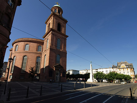 Foto Paulskirche mit Straße