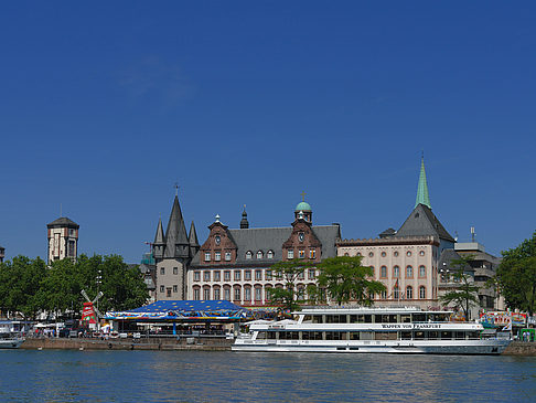 Foto Saalhof mit Schiff - Frankfurt am Main