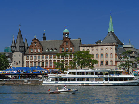 Fotos Saalhof mit Schiff