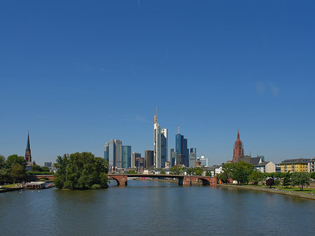 Fotos Skyline von Frankfurt mit Alter Brücke