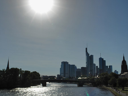 Fotos Skyline von Frankfurt mit Alter Brücke