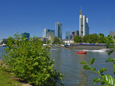 Skyline von Frankfurt mit Riesenrad