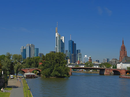 Fotos Skyline von Frankfurt mit Ufer | Frankfurt am Main