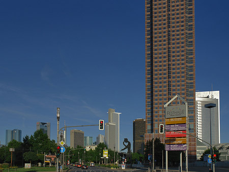 Fotos Messeturm auf der Theodor-Heuss-Allee