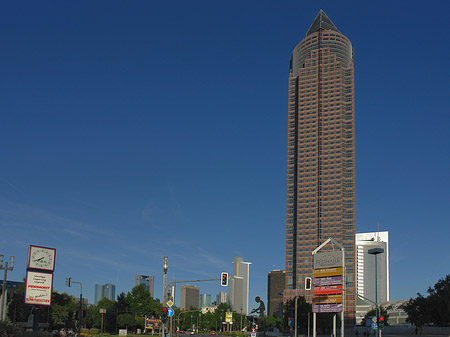 Messeturm auf der Theodor-Heuss-Allee Fotos