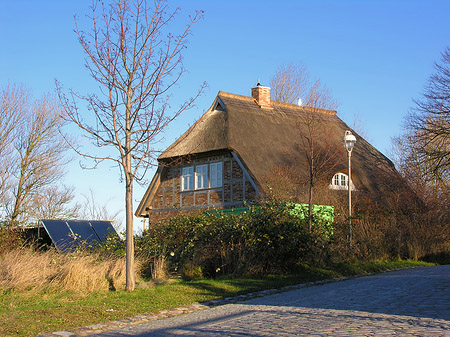 Straße zum Dorf Foto 