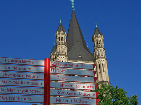 Schild vor Groß St.Martin Fotos