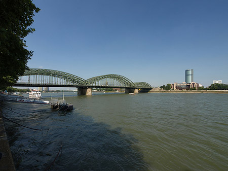 Hohenzollernbrücke reicht ans Kennedyufer Fotos