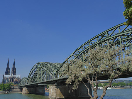 Hohenzollernbrücke am Kölner Dom Fotos