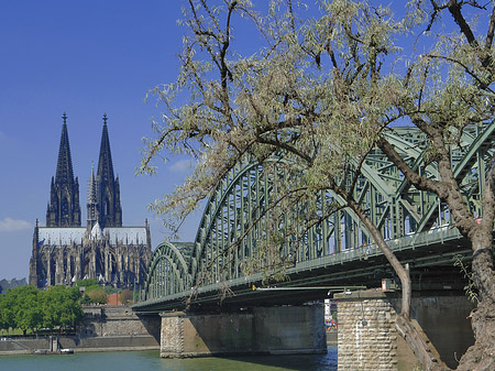 Foto Hohenzollernbrücke am Kölner Dom