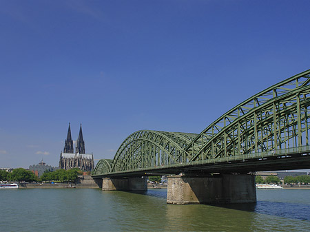 Foto Hohenzollernbrücke am Kölner Dom