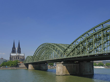 Hohenzollernbrücke am Kölner Dom