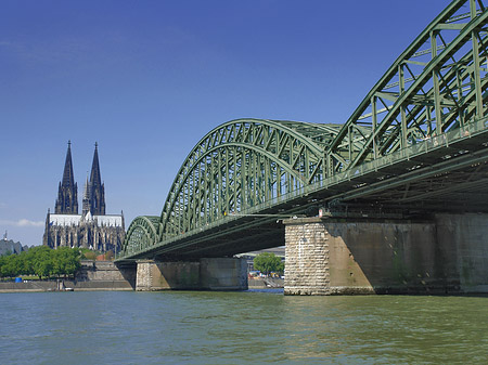 Foto Hohenzollernbrücke am Kölner Dom