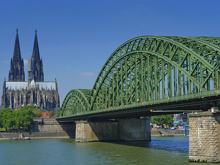 Hohenzollernbrücke am Kölner Dom Fotos