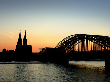 Fotos Kölner Dom hinter der Hohenzollernbrücke | Köln