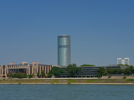 Foto Triangelturm auf dem Kennedyufer