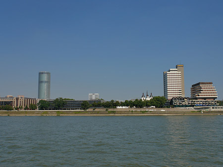 Triangelturm auf dem Kennedyufer