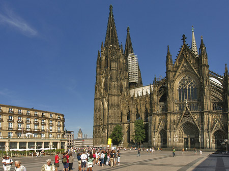 Foto Kölner Dom mit Domhotel