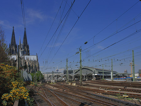 Hauptbahnhof neben dem Kölner Dom Foto 