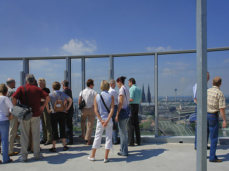 Foto Besucher gucken auf Köln - Köln