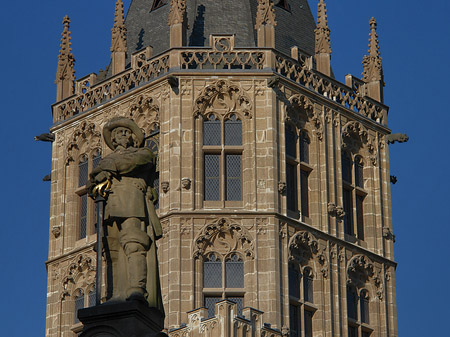 Fotos Platzjabeck vor dem Rathausturm | Köln