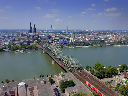 Foto Hohenzollernbrücke und Kölner Dom