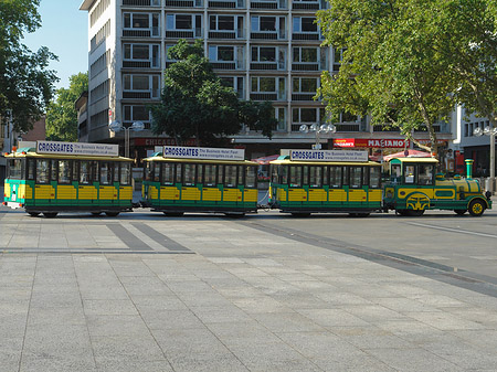 Roncalliplatz mit Wolters Bimmelbahn Fotos