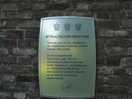 Schild vom Sachsenturm Foto 