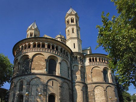 Seitentürme und Westturm der St Aposteln Foto 