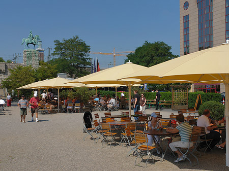 Schirme auf der Urbanstraße