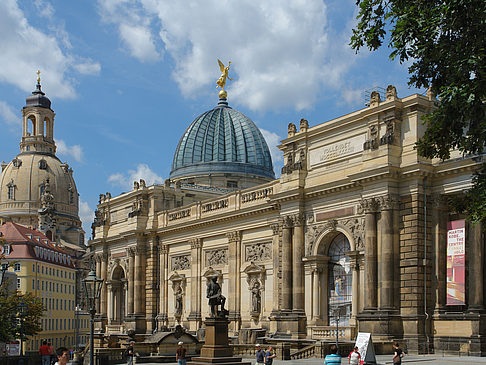 Frauenkirche und Kunstakademie