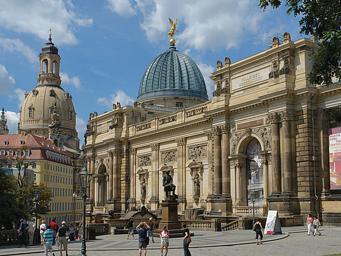 Frauenkirche und Kunstakademie Fotos